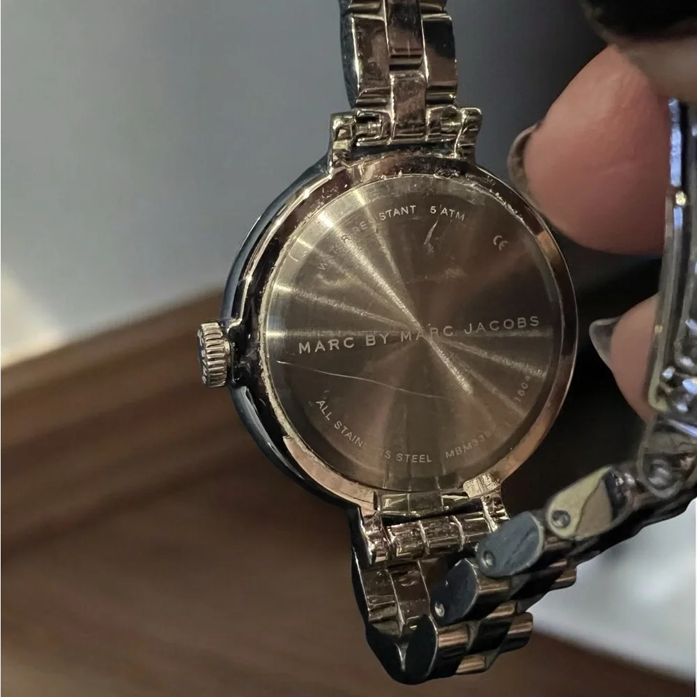 Marc Jacobs Women's Silver Dial Stainless Steel Quartz Watch